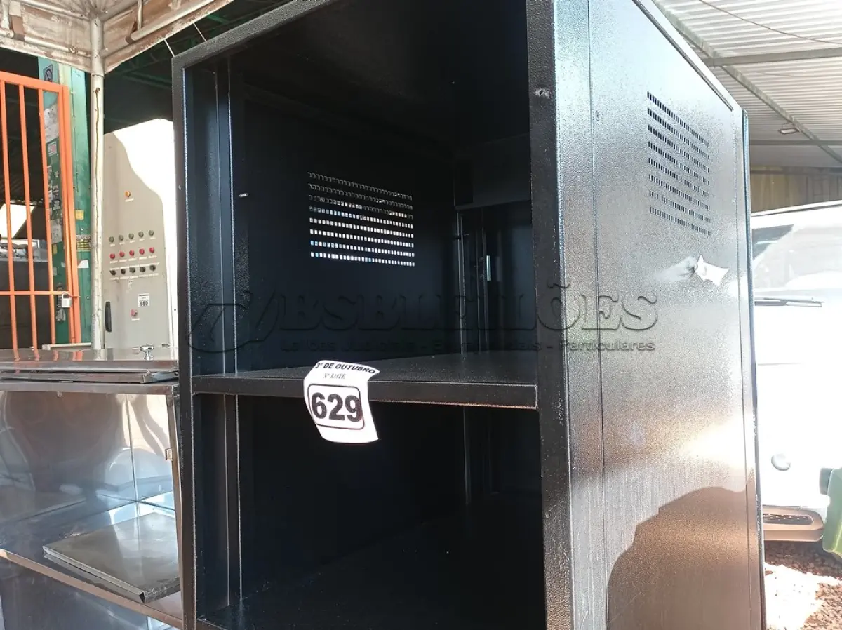 LOTE 629 - 01 RACK PARA BANCO DE BATERIAS COM RODINHAS. (NO ESTADO) ATENÇÃO! FAZER A VISITAÇÃO ANTES DE ARREMATAR, NÃO SABEMOS SE FUNCIONA. LEILÃO NÃO TEM GARANTIA E NEM DEVOLUÇÃO, SUJEITO A POSSÍVEIS AVARIAS VISÍVEIS/OCULTAS E/OU AUSÊNCIA DE COMPONENTES.