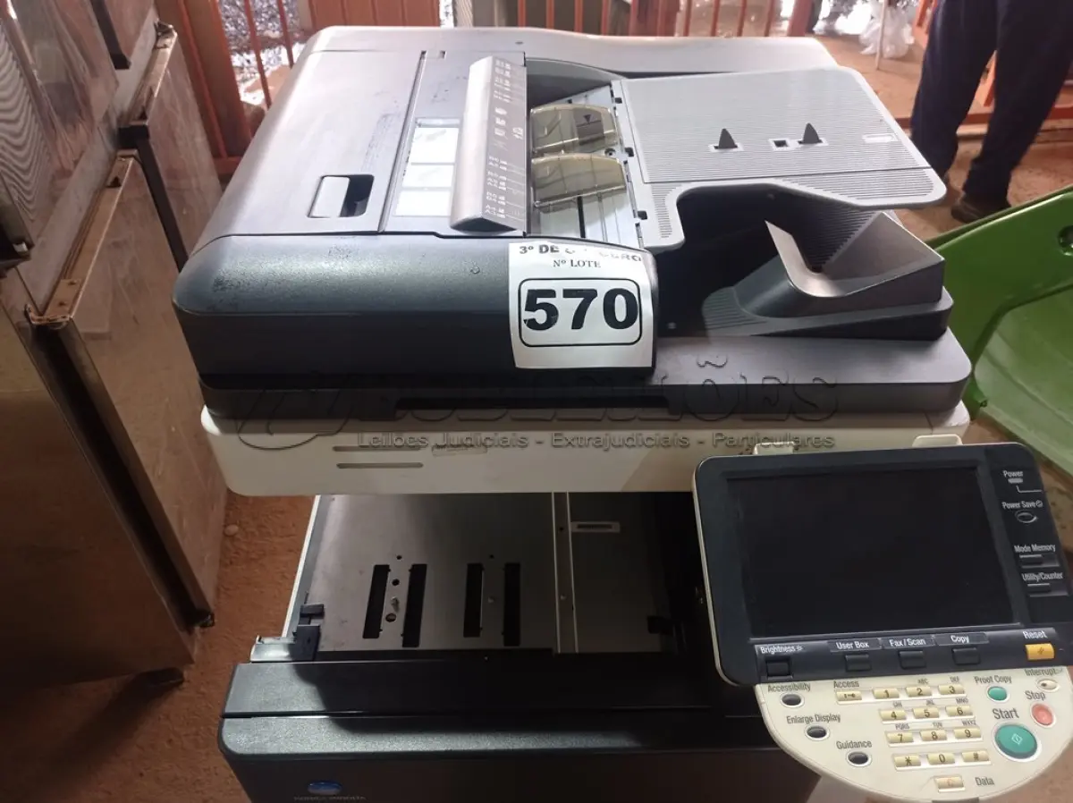 LOTE 570 - 01 IMPRESSORA MULTIFUNCIONAL KONICA MINOLTA BIZHUB C552DS. (NO ESTADO) ATENÇÃO! FAZER A VISITAÇÃO ANTES DE ARREMATAR, NÃO SABEMOS SE FUNCIONA. LEILÃO NÃO TEM GARANTIA E NEM DEVOLUÇÃO, SUJEITO A POSSÍVEIS AVARIAS VISÍVEIS/OCULTAS E/OU AUSÊNCIA DE COMPONENTES.