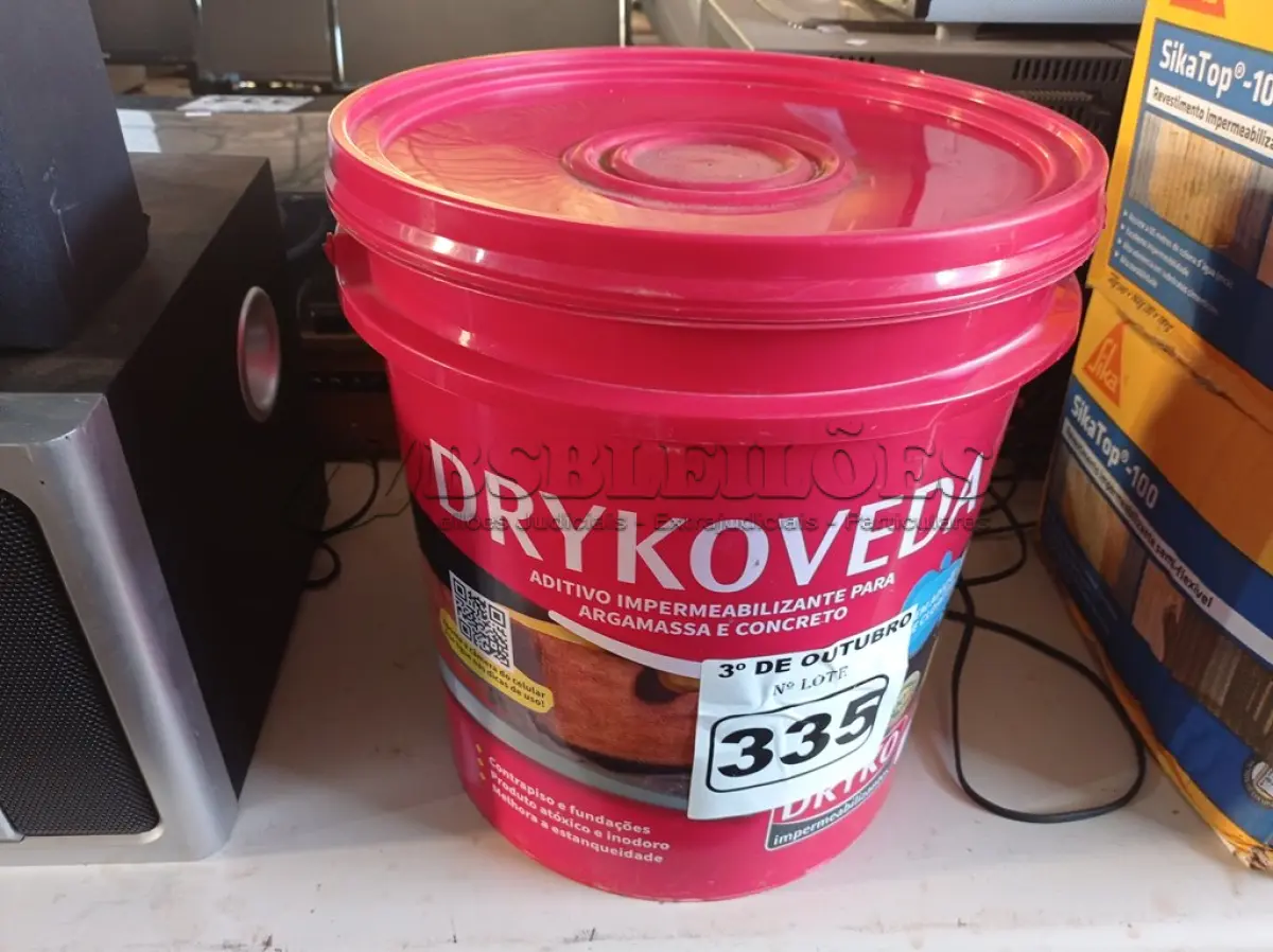 LOTE 335 - 01 BALDE DE DRYKOVEDA, ADITIVO IMPERMEABILIZANTE PARA CONCRETO E ARGAMASSA 18L. (NO ESTADO) ATENÇÃO! FAZER A VISITAÇÃO ANTES DE ARREMATAR, NÃO SABEMOS SE FUNCIONA. LEILÃO NÃO TEM GARANTIA E NEM DEVOLUÇÃO, SUJEITO A POSSÍVEIS AVARIAS VISÍVEIS/OCULTAS E/OU AUSÊNCIA DE COMPONENTES.
