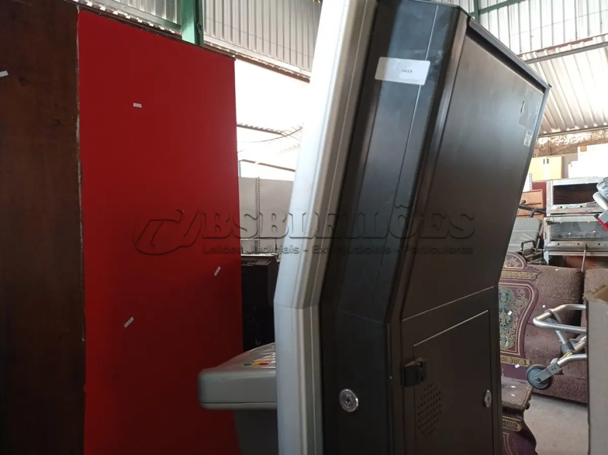 LOTE 485 - 01 TOTEM. (NO ESTADO) ATENÇÃO! FAZER A VISITAÇÃO ANTES DE ARREMATAR, NÃO SABEMOS SE FUNCIONA. LEILÃO NÃO TEM GARANTIA E NEM DEVOLUÇÃO, SUJEITO A POSSÍVEIS AVARIAS VISÍVEIS/OCULTAS E/OU AUSÊNCIA DE COMPONENTES.