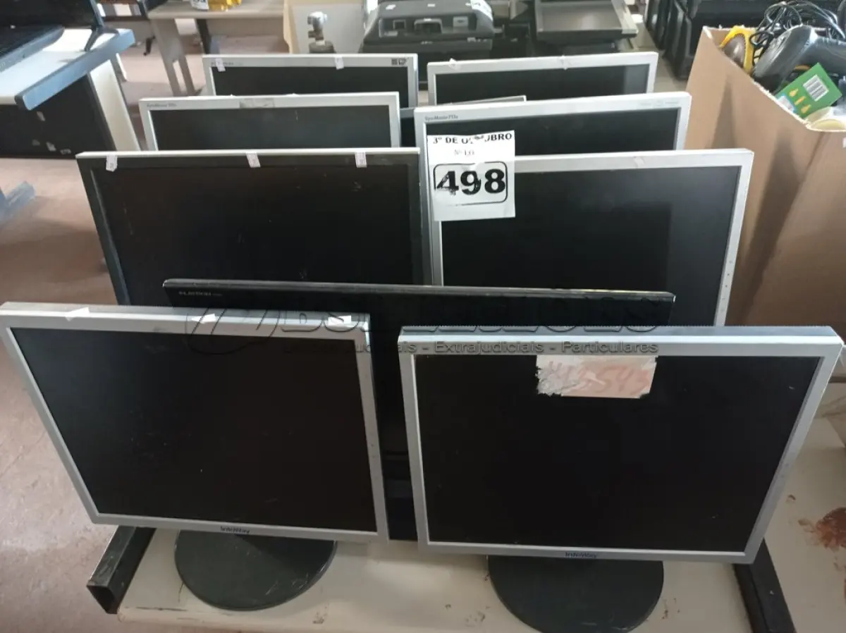 LOTE 498 - 10 MONITORES MARCAS E MODELOS DIVERSOS PARA RETIRADA DE PEÇAS. (NO ESTADO) ATENÇÃO! FAZER A VISITAÇÃO ANTES DE ARREMATAR, NÃO SABEMOS SE FUNCIONA. LEILÃO NÃO TEM GARANTIA E NEM DEVOLUÇÃO, SUJEITO A POSSÍVEIS AVARIAS VISÍVEIS/OCULTAS E/OU AUSÊNCIA DE COMPONENTES.