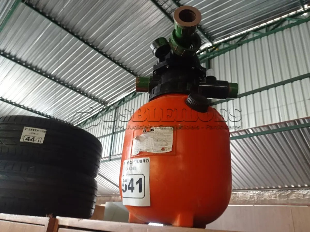 LOTE 541 - 01 FILTRO PARA PISCINA. (NO ESTADO) ATENÇÃO! FAZER A VISITAÇÃO ANTES DE ARREMATAR, NÃO SABEMOS SE FUNCIONA. LEILÃO NÃO TEM GARANTIA E NEM DEVOLUÇÃO, SUJEITO A POSSÍVEIS AVARIAS VISÍVEIS/OCULTAS E/OU AUSÊNCIA DE COMPONENTES.