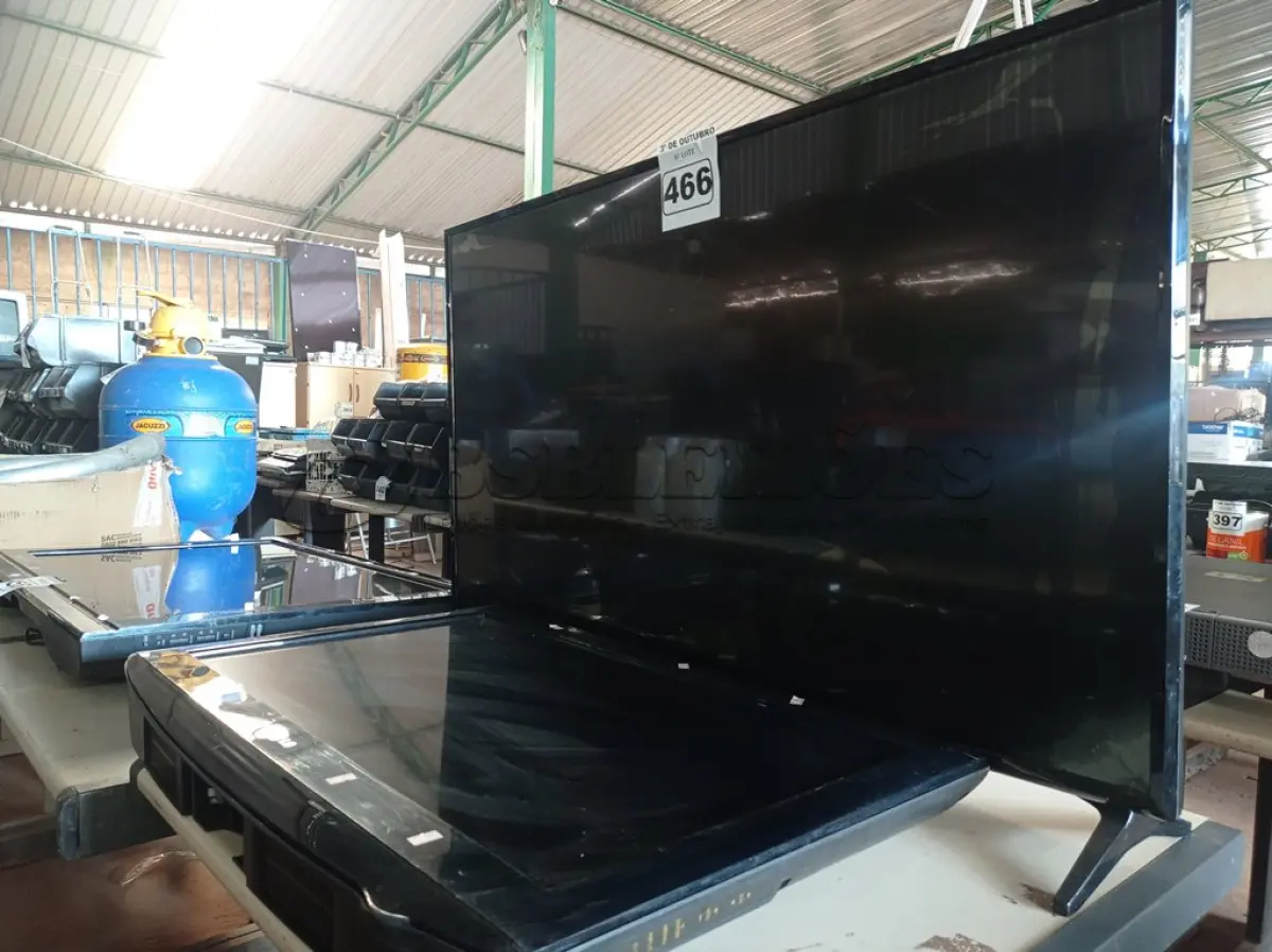 LOTE 466 - 02 TV’S MARCAS E MODELOS DIVERSOS PARA RETIRADA DE PEÇAS. (NO ESTADO) ATENÇÃO! FAZER A VISITAÇÃO ANTES DE ARREMATAR, NÃO SABEMOS SE FUNCIONA. LEILÃO NÃO TEM GARANTIA E NEM DEVOLUÇÃO, SUJEITO A POSSÍVEIS AVARIAS VISÍVEIS/OCULTAS E/OU AUSÊNCIA DE COMPONENTES.