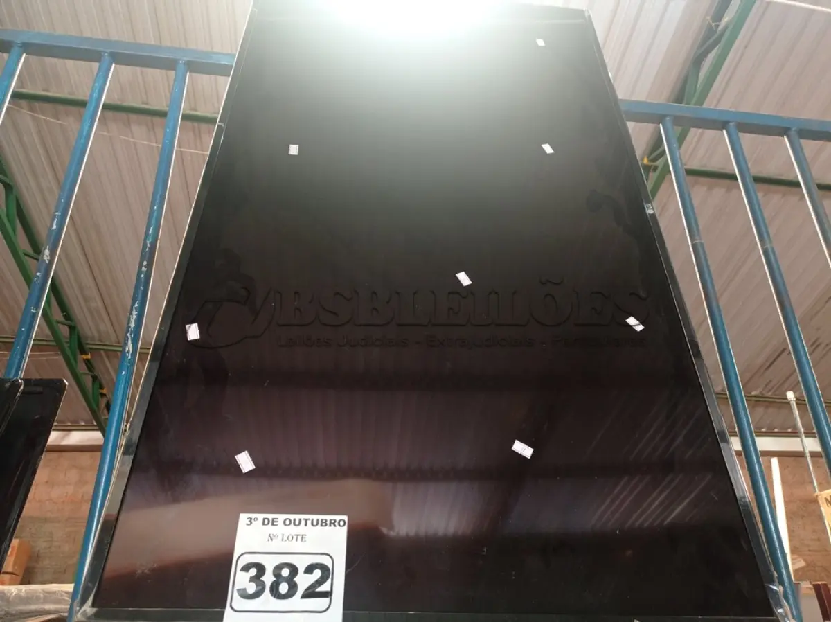 LOTE 382 - 01 TV LG 49” POL PARA RETIRADA DE PEÇAS. (NO ESTADO) ATENÇÃO! FAZER A VISITAÇÃO ANTES DE ARREMATAR, NÃO SABEMOS SE FUNCIONA. LEILÃO NÃO TEM GARANTIA E NEM DEVOLUÇÃO, SUJEITO A POSSÍVEIS AVARIAS VISÍVEIS/OCULTAS E/OU AUSÊNCIA DE COMPONENTES.