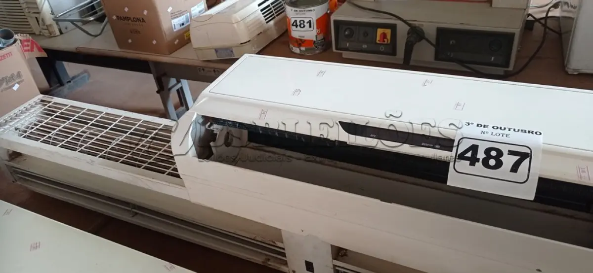 LOTE 487 - 01 EVAPORADORA COM AVARIAS E 01 CORTINA DE AR. (NO ESTADO) ATENÇÃO! FAZER A VISITAÇÃO ANTES DE ARREMATAR, NÃO SABEMOS SE FUNCIONA. LEILÃO NÃO TEM GARANTIA E NEM DEVOLUÇÃO, SUJEITO A POSSÍVEIS AVARIAS VISÍVEIS/OCULTAS E/OU AUSÊNCIA DE COMPONENTES.