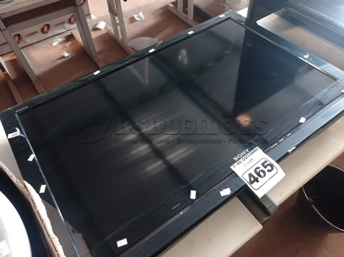 LOTE 465 - 01 TV SONY 40” POL PARA RETIRADA DE PEÇAS. (NO ESTADO) ATENÇÃO! FAZER A VISITAÇÃO ANTES DE ARREMATAR, NÃO SABEMOS SE FUNCIONA. LEILÃO NÃO TEM GARANTIA E NEM DEVOLUÇÃO, SUJEITO A POSSÍVEIS AVARIAS VISÍVEIS/OCULTAS E/OU AUSÊNCIA DE COMPONENTES.