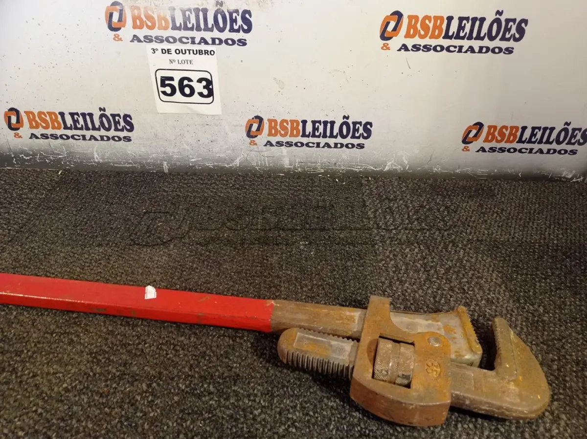 LOTE 563 - 01 CHAVE GRIFO 36MM. (NO ESTADO) ATENÇÃO! FAZER A VISITAÇÃO ANTES DE ARREMATAR, NÃO SABEMOS SE FUNCIONA. LEILÃO NÃO TEM GARANTIA E NEM DEVOLUÇÃO, SUJEITO A POSSÍVEIS AVARIAS VISÍVEIS/OCULTAS E/OU AUSÊNCIA DE COMPONENTES.