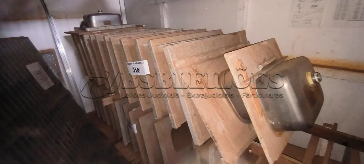 LOTE 318 - 14 PIAS EM GRANITO (NO ESTADO, NÃO SABEMOS SE FUNCIONA. LEILÃO NÃO TEM GARANTIA E NEM DEVOLUÇÃO).