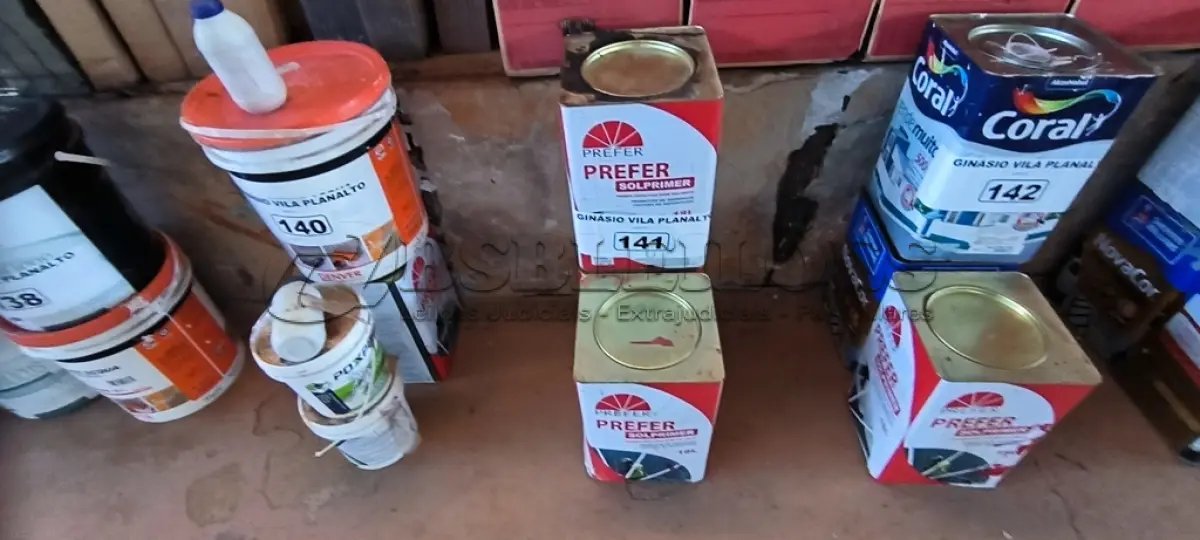 LOTE 141 - 03 LATAS DE PRIMER ASFÁLTICOS (NO ESTADO, NÃO SABEMOS SE FUNCIONA. LEILÃO NÃO TEM GARANTIA E NEM DEVOLUÇÃO).