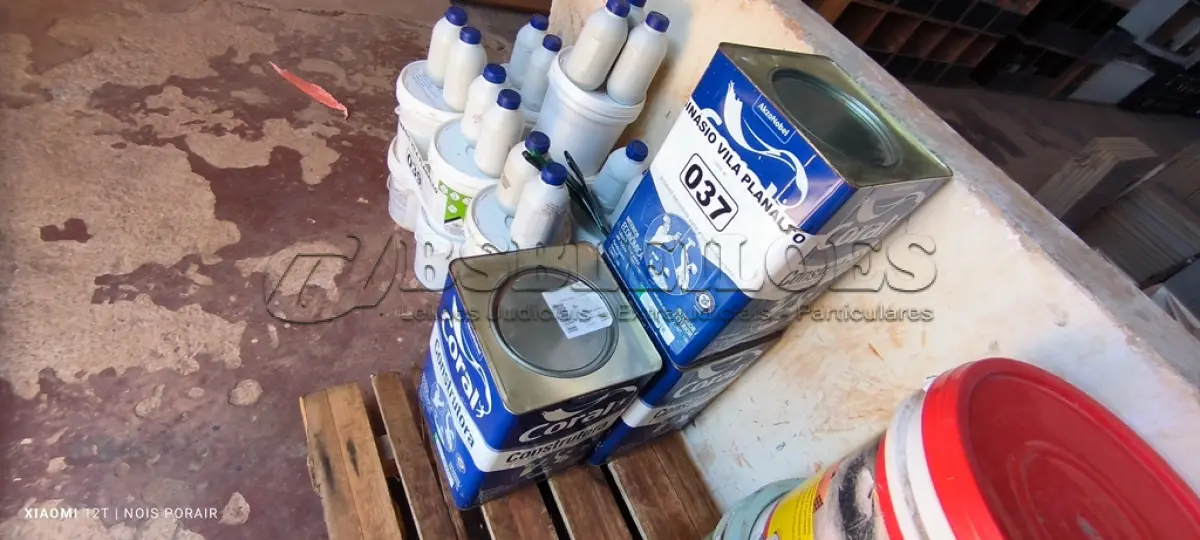 LOTE 037 - 03 LATAS DE SELADORA ACRÍLICA (NO ESTADO, NÃO SABEMOS SE FUNCIONA. LEILÃO NÃO TEM GARANTIA E NEM DEVOLUÇÃO).