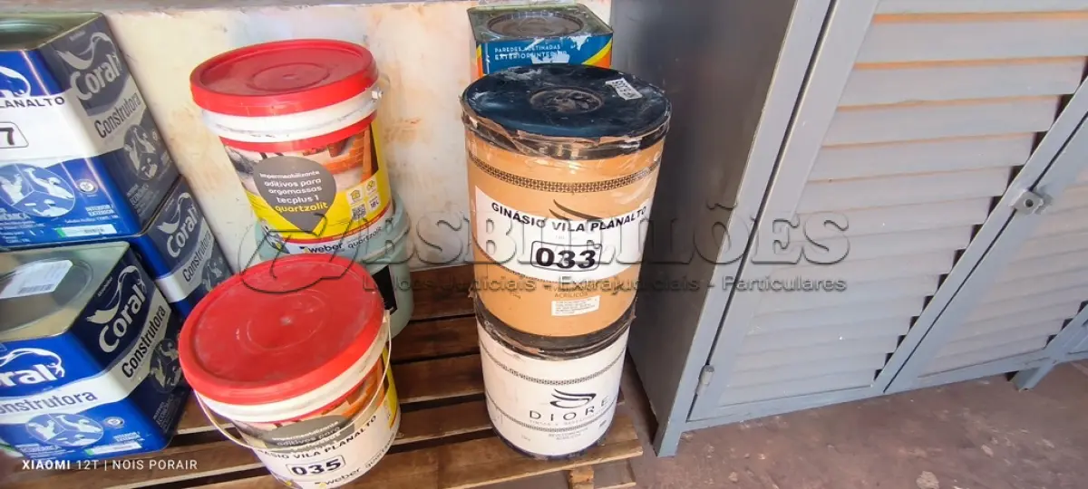 LOTE 033 - O1 LOTE COM PRIME E TINTAS DIVERSAS (NO ESTADO, NÃO SABEMOS SE FUNCIONA. LEILÃO NÃO TEM GARANTIA E NEM DEVOLUÇÃO).