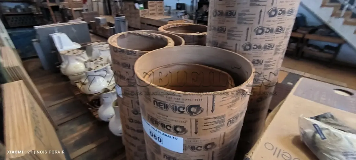 LOTE 060 - 02 FORMAS EM PAPELÃO PARA COLUNAS (NO ESTADO, NÃO SABEMOS SE FUNCIONA. LEILÃO NÃO TEM GARANTIA E NEM DEVOLUÇÃO).