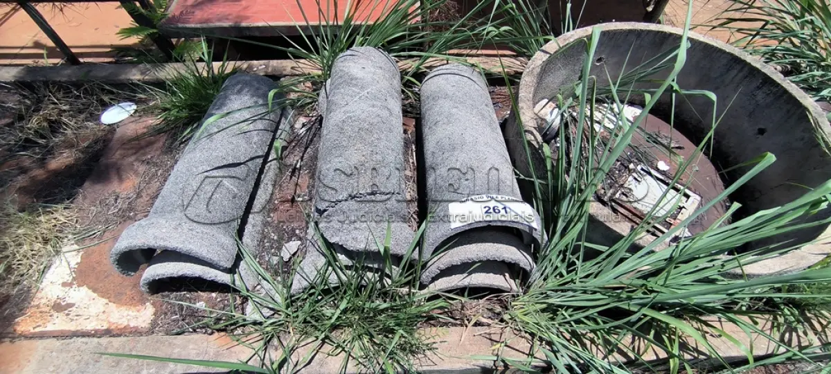 LOTE 261 - 06 MANILHAS MEIA CANA PEQUENAS E 01 MANILHA PARA POÇO (NO ESTADO, NÃO SABEMOS SE FUNCIONA. LEILÃO NÃO TEM GARANTIA E NEM DEVOLUÇÃO).