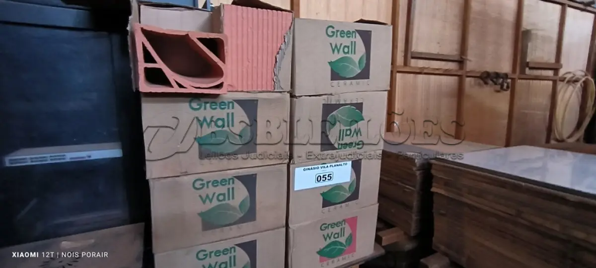 LOTE 055 - 01 LOTE COM TIJOLOS ECOLÓGICOS (NO ESTADO, NÃO SABEMOS SE FUNCIONA. LEILÃO NÃO TEM GARANTIA E NEM DEVOLUÇÃO).