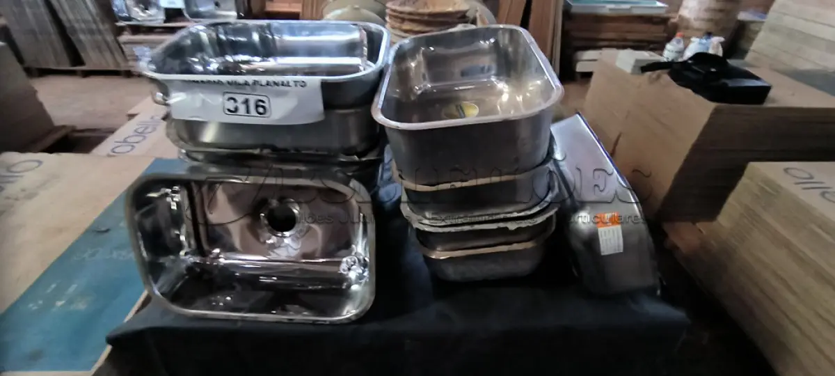 LOTE 316 - 12 CUBAS PARA PIAS EM INOX (NO ESTADO, NÃO SABEMOS SE FUNCIONA. LEILÃO NÃO TEM GARANTIA E NEM DEVOLUÇÃO).