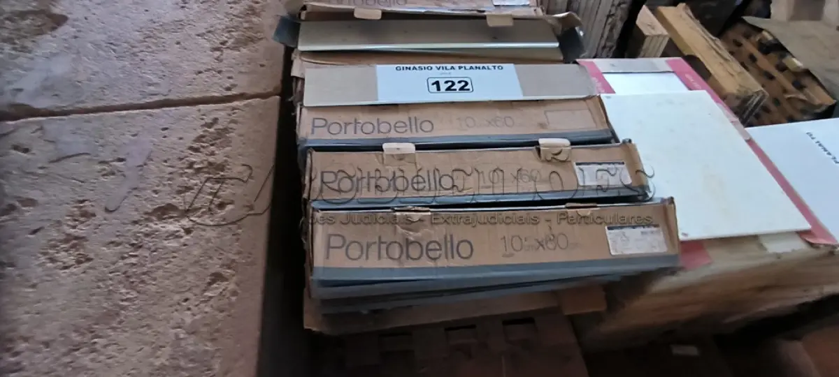 LOTE 122 - 01 LOTE COM RODAPÉS PORTOBELLO 10X60 CITY CARAMEL (NO ESTADO, NÃO SABEMOS SE FUNCIONA. LEILÃO NÃO TEM GARANTIA E NEM DEVOLUÇÃO).