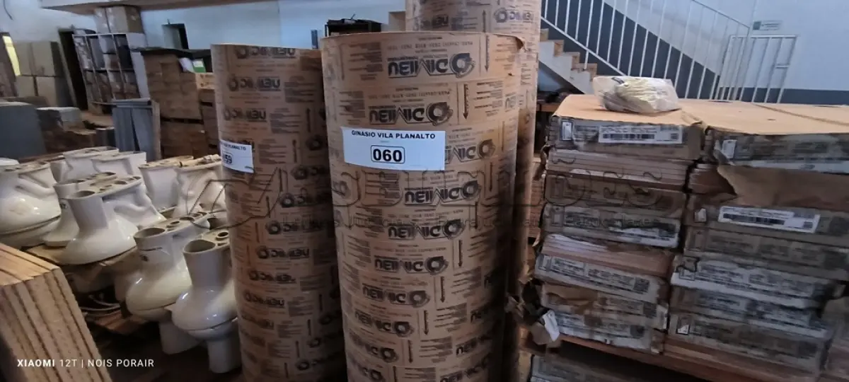 LOTE 060 - 02 FORMAS EM PAPELÃO PARA COLUNAS (NO ESTADO, NÃO SABEMOS SE FUNCIONA. LEILÃO NÃO TEM GARANTIA E NEM DEVOLUÇÃO).
