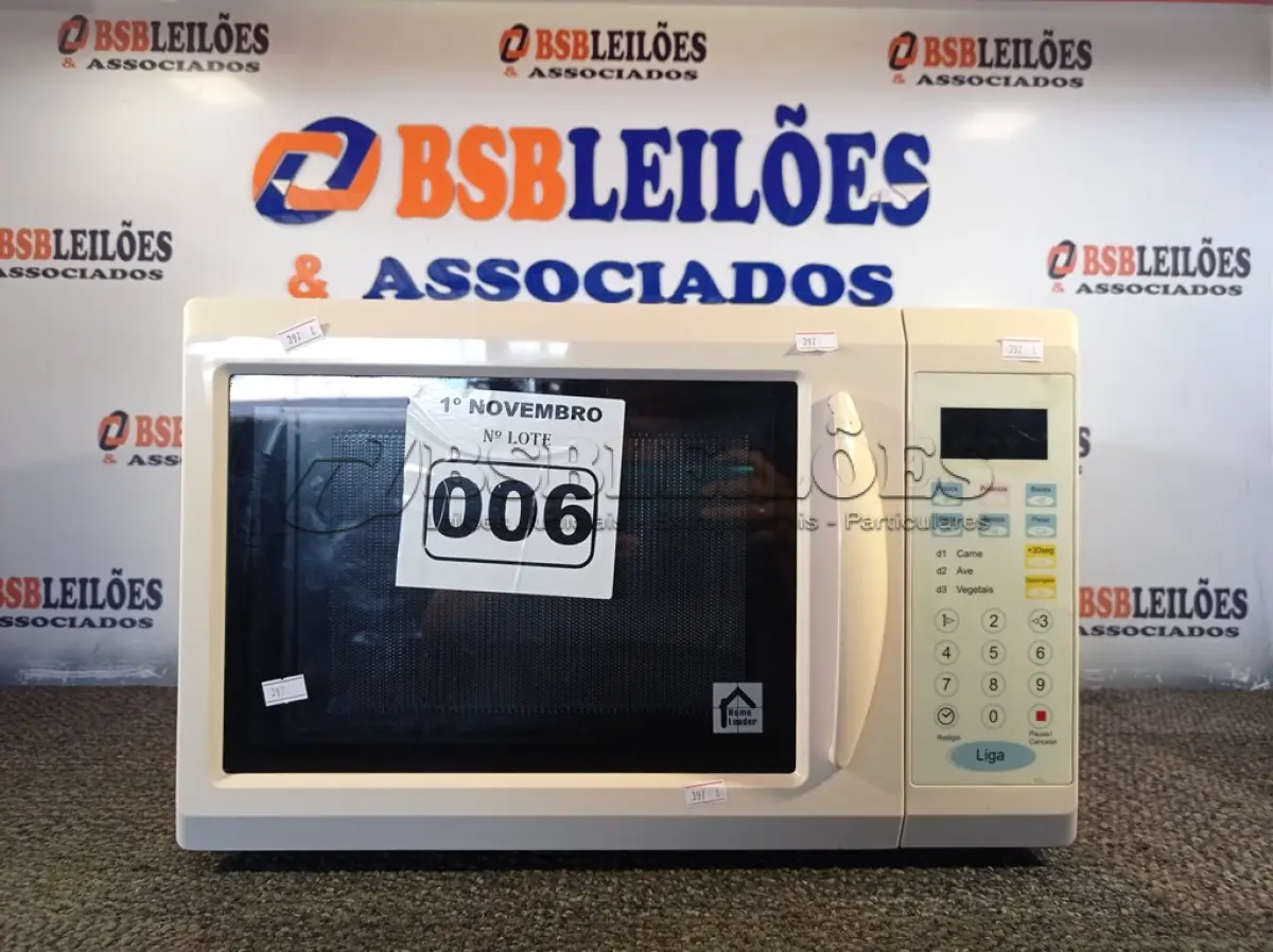 LOTE 006 - 01 MICRO-ONDAS. (NO ESTADO) ATENÇÃO! FAZER A VISITAÇÃO ANTES DE ARREMATAR, NÃO SABEMOS SE FUNCIONA. LEILÃO NÃO TEM GARANTIA E NEM DEVOLUÇÃO, SUJEITO A POSSÍVEIS AVARIAS VISÍVEIS/OCULTAS E/OU AUSÊNCIA DE COMPONENTES.