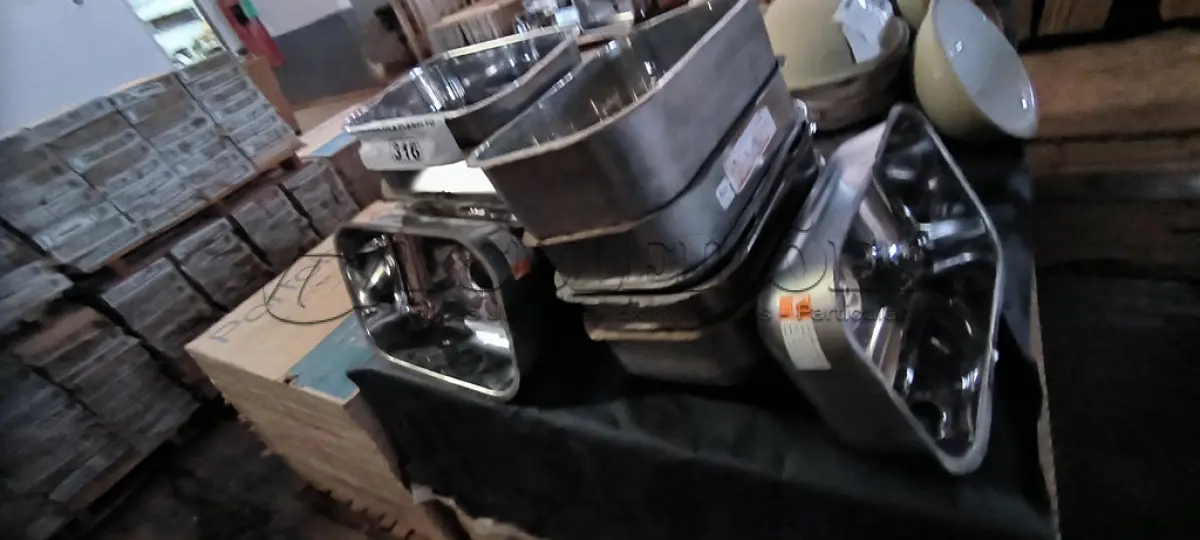LOTE 316 - 12 CUBAS PARA PIAS EM INOX (NO ESTADO, NÃO SABEMOS SE FUNCIONA. LEILÃO NÃO TEM GARANTIA E NEM DEVOLUÇÃO).