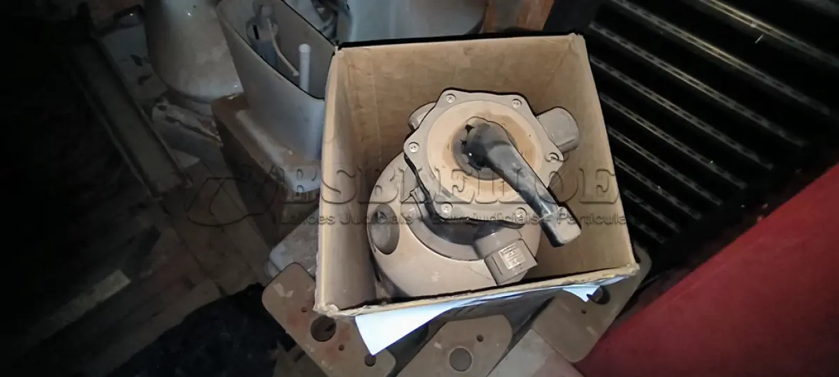 LOTE 190 - 01 FILTRO PARA PISCINA (NO ESTADO, NÃO SABEMOS SE FUNCIONA. LEILÃO NÃO TEM GARANTIA E NEM DEVOLUÇÃO).