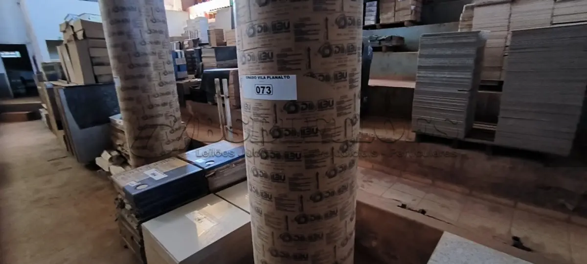 LOTE 073 - 02 FORMAS EM PAPELÃO PARA COLUNAS (NO ESTADO, NÃO SABEMOS SE FUNCIONA. LEILÃO NÃO TEM GARANTIA E NEM DEVOLUÇÃO).