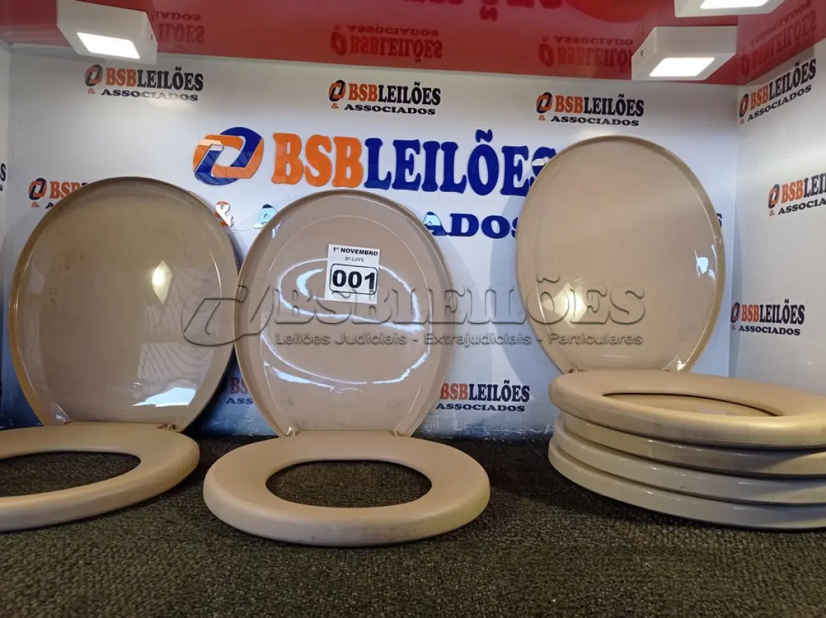 LOTE 001 - 06 ASSENTOS PARA VASO SANITÁRIO MARCAS E MODELOS DIVERSOS. (NO ESTADO) ATENÇÃO! FAZER A VISITAÇÃO ANTES DE ARREMATAR, NÃO SABEMOS SE FUNCIONA. LEILÃO NÃO TEM GARANTIA E NEM DEVOLUÇÃO, SUJEITO A POSSÍVEIS AVARIAS VISÍVEIS/OCULTAS E/OU AUSÊNCIA DE COMPONENTES.
