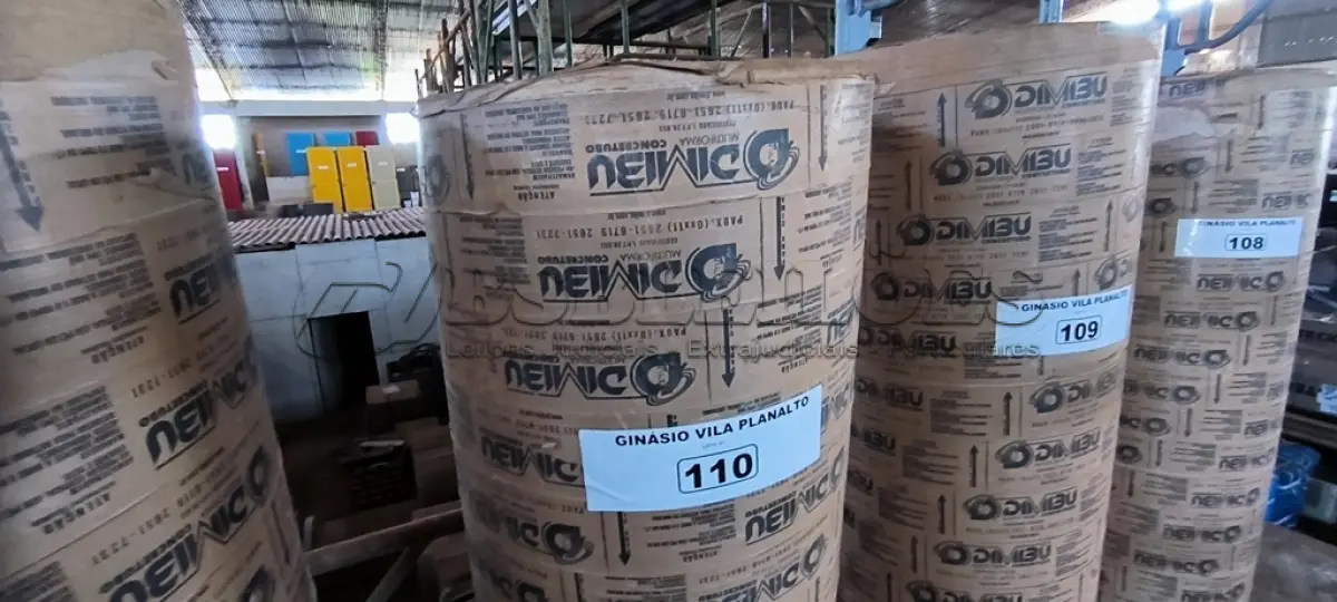 LOTE 110 - 01 FORMAS EM PAPELÃO PARA COLUNAS (NO ESTADO, NÃO SABEMOS SE FUNCIONA. LEILÃO NÃO TEM GARANTIA E NEM DEVOLUÇÃO).