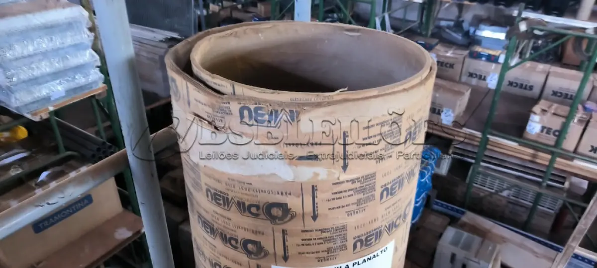 LOTE 108 - 02 FORMAS EM PAPELÃO PARA COLUNAS (NO ESTADO, NÃO SABEMOS SE FUNCIONA. LEILÃO NÃO TEM GARANTIA E NEM DEVOLUÇÃO).