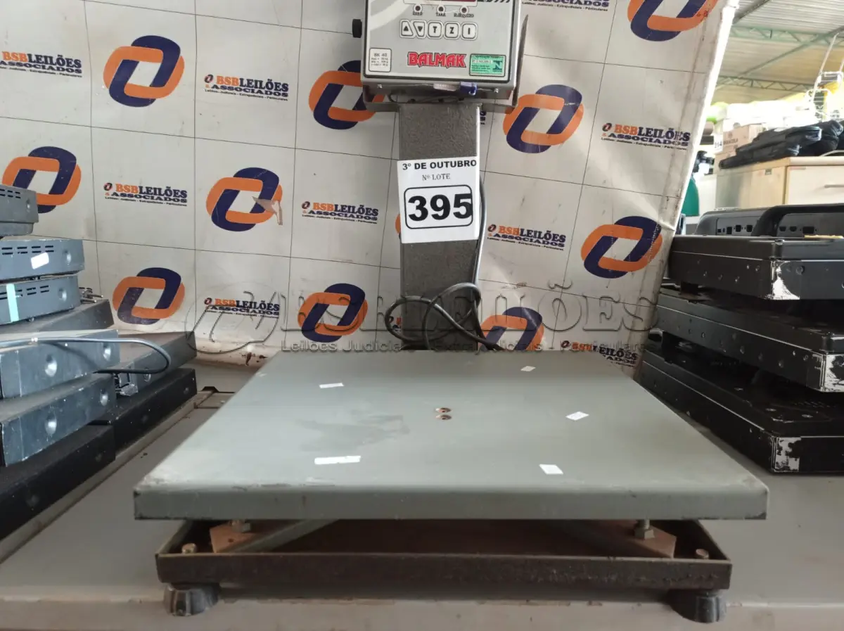 LOTE 395 - 01 BALANÇA ELETRÔNICA BALMAK CAPACIDADE 50KG. (NO ESTADO) ATENÇÃO! FAZER A VISITAÇÃO ANTES DE ARREMATAR, NÃO SABEMOS SE FUNCIONA. LEILÃO NÃO TEM GARANTIA E NEM DEVOLUÇÃO, SUJEITO A POSSÍVEIS AVARIAS VISÍVEIS/OCULTAS E/OU AUSÊNCIA DE COMPONENTES.