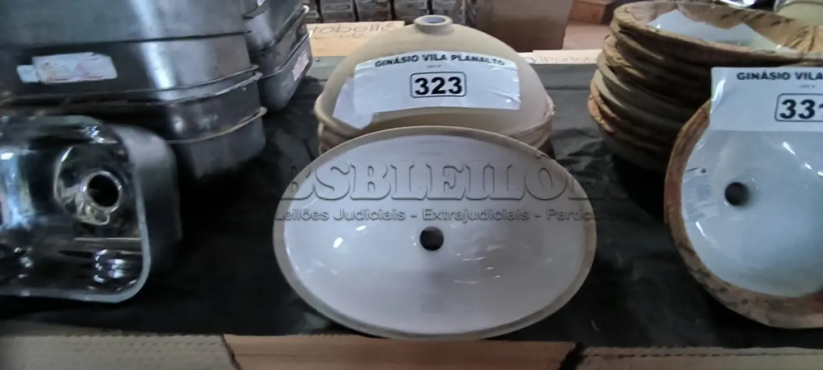 LOTE 323 - 01 LOTE COM CUBAS PARA LAVATÓRIOS (NO ESTADO, NÃO SABEMOS SE FUNCIONA. LEILÃO NÃO TEM GARANTIA E NEM DEVOLUÇÃO).
