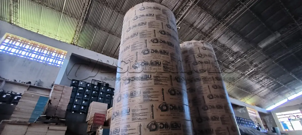 LOTE 075 - 02 FORMAS EM PAPELÃO PARA COLUNAS (NO ESTADO, NÃO SABEMOS SE FUNCIONA. LEILÃO NÃO TEM GARANTIA E NEM DEVOLUÇÃO).