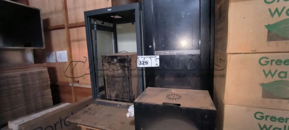 LOTE 329 - 01 LOTE COM RACKS PARA SERVIDOR (NO ESTADO, NÃO SABEMOS SE FUNCIONA. LEILÃO NÃO TEM GARANTIA E NEM DEVOLUÇÃO).