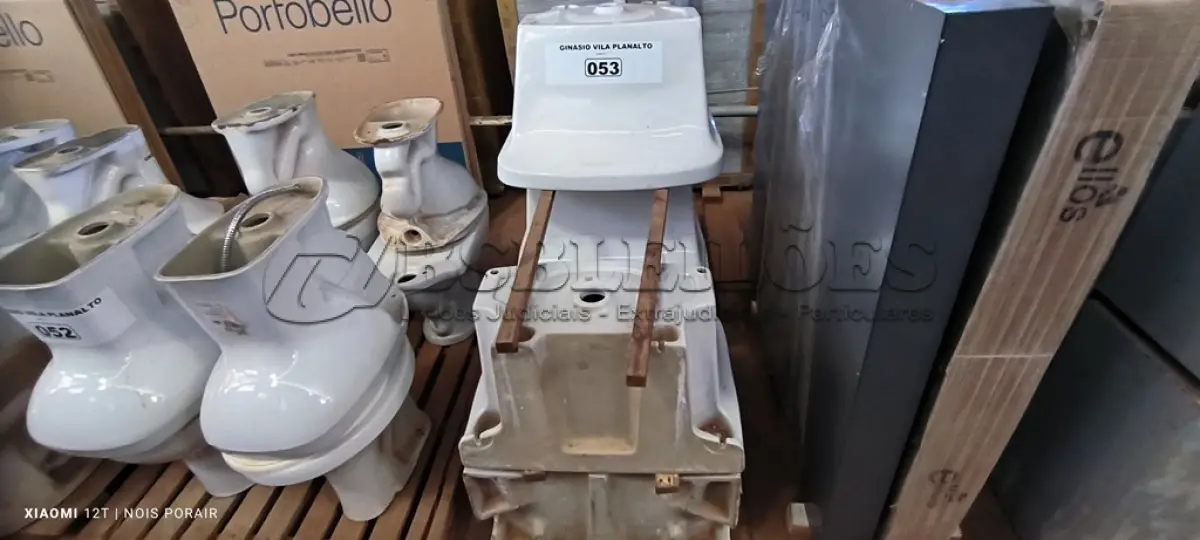 LOTE 053 - 05 TANQUES CELITE BRANCO (NO ESTADO, NÃO SABEMOS SE FUNCIONA. LEILÃO NÃO TEM GARANTIA E NEM DEVOLUÇÃO).
