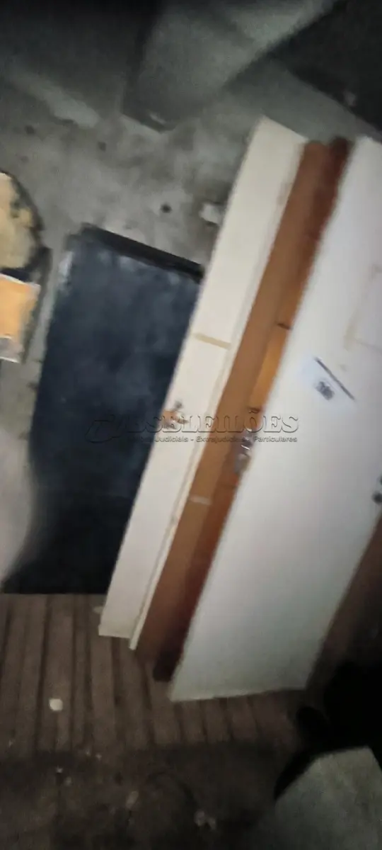 LOTE 189 - 01 LOTE COM PORTAS EM MADEIRAS (NO ESTADO, NÃO SABEMOS SE FUNCIONA. LEILÃO NÃO TEM GARANTIA E NEM DEVOLUÇÃO).