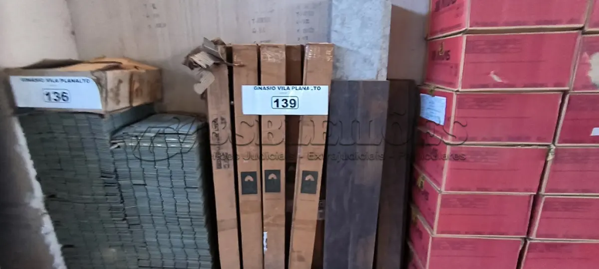 LOTE 139 - 01 LOTE COM RODAPÉS DIVERSOS (NO ESTADO, NÃO SABEMOS SE FUNCIONA. LEILÃO NÃO TEM GARANTIA E NEM DEVOLUÇÃO).