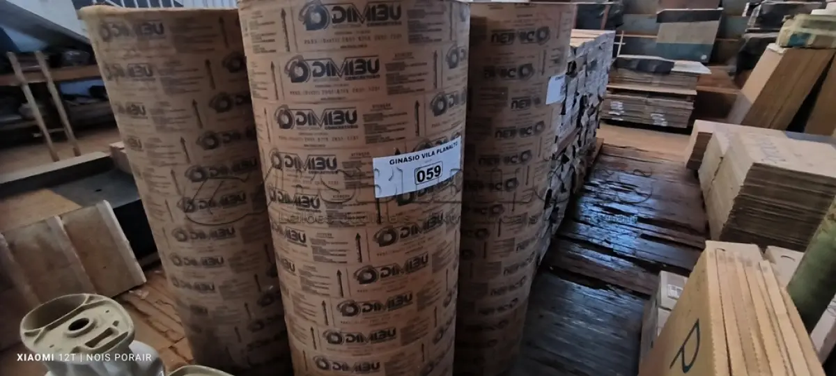 LOTE 059 - 02 FORMAS EM PAPELÃO PARA COLUNAS (NO ESTADO, NÃO SABEMOS SE FUNCIONA. LEILÃO NÃO TEM GARANTIA E NEM DEVOLUÇÃO).