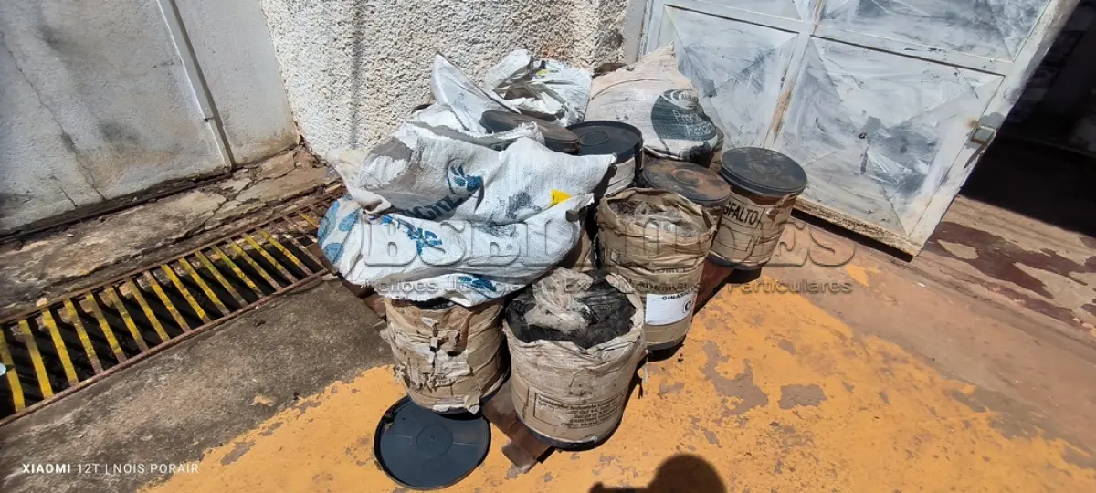 LOTE 027 - 01 LOTE COM BORRA FÁUSTICA (NO ESTADO, NÃO SABEMOS SE FUNCIONA. LEILÃO NÃO TEM GARANTIA E NEM DEVOLUÇÃO).