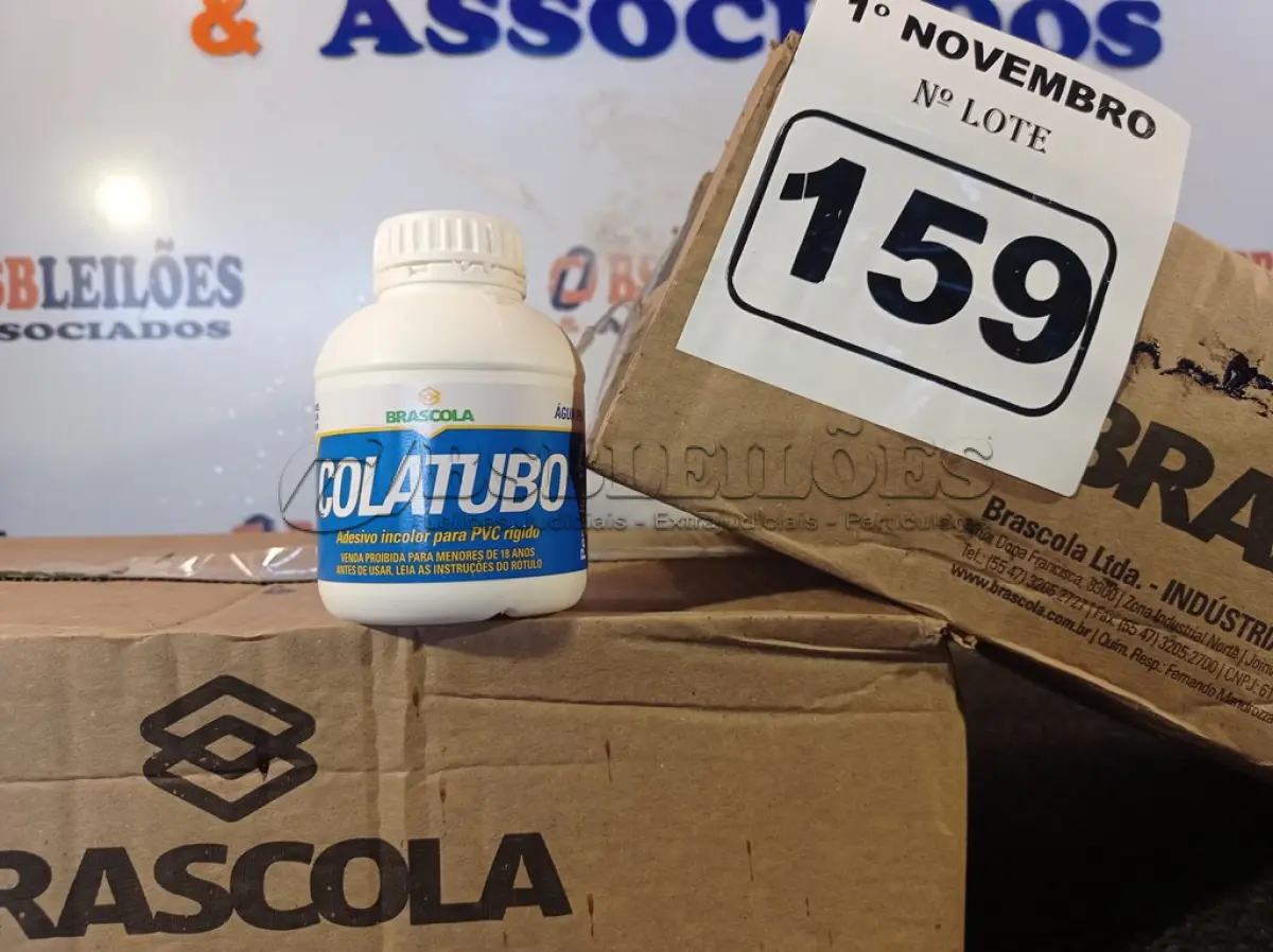 LOTE 159 - 02 CAIXAS COM COLA TUBO ST 175G COM 15 UNIDADES CADA. (NO ESTADO) ATENÇÃO! FAZER A VISITAÇÃO ANTES DE ARREMATAR, NÃO SABEMOS SE FUNCIONA. LEILÃO NÃO TEM GARANTIA E NEM DEVOLUÇÃO, SUJEITO A POSSÍVEIS AVARIAS VISÍVEIS/OCULTAS E/OU AUSÊNCIA DE COMPONENTES.