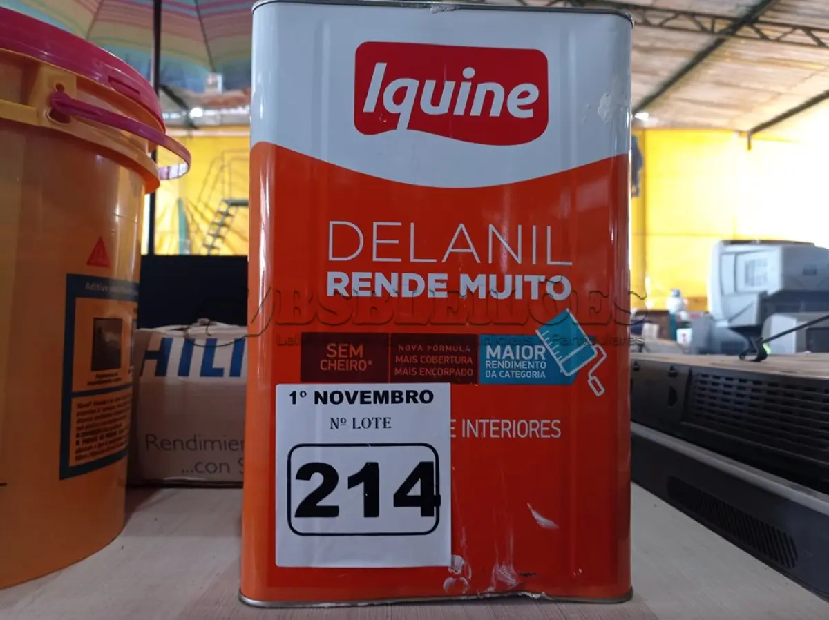 LOTE 214 - 01 LATA DE TINTA IQUINE INTERIORES/EXTERIORES DELANIL RENDE MUITO FOSCO SEM A IDENTIFICAÇÃO. (NO ESTADO) ATENÇÃO! FAZER A VISITAÇÃO ANTES DE ARREMATAR, NÃO SABEMOS SE FUNCIONA. LEILÃO NÃO TEM GARANTIA E NEM DEVOLUÇÃO, SUJEITO A POSSÍVEIS AVARIAS VISÍVEIS/OCULTAS E/OU AUSÊNCIA DE COMPONENTES.