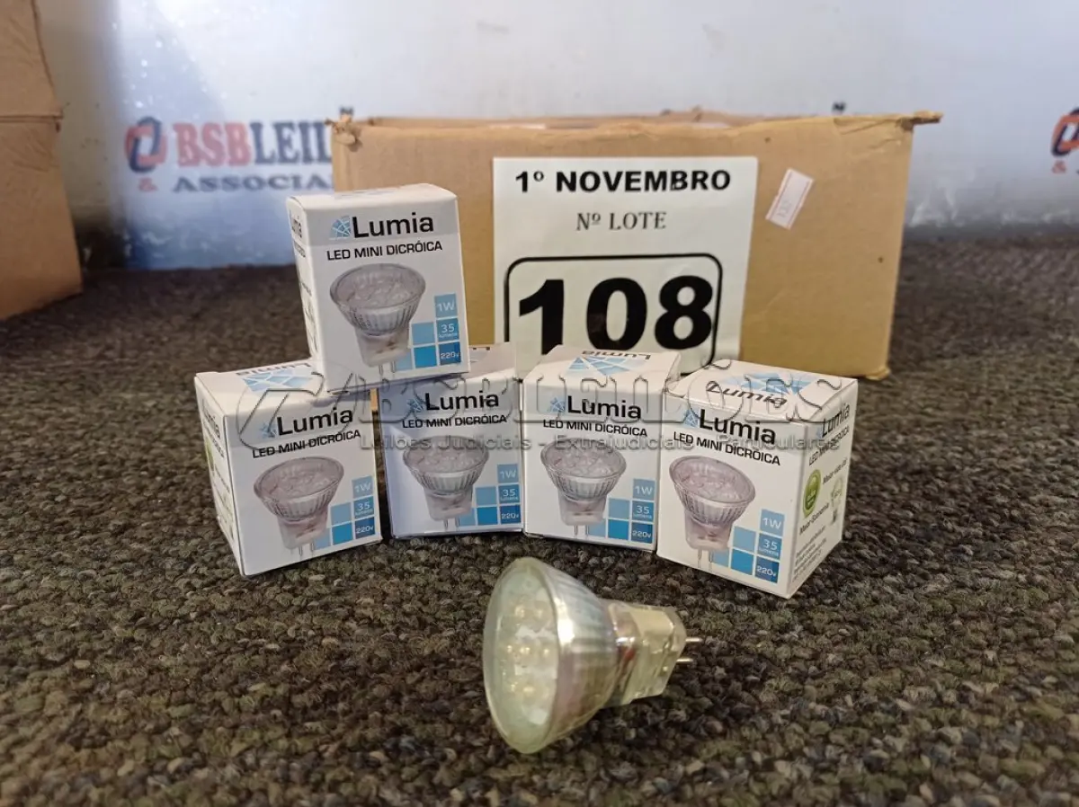 LOTE 108 - 01 LOTE COM APROXIMADAMENTE 80 LÂMPADAS DICROICA 1W 220V. (NO ESTADO) ATENÇÃO! FAZER A VISITAÇÃO ANTES DE ARREMATAR, NÃO SABEMOS SE FUNCIONA. LEILÃO NÃO TEM GARANTIA E NEM DEVOLUÇÃO, SUJEITO A POSSÍVEIS AVARIAS VISÍVEIS/OCULTAS E/OU AUSÊNCIA DE COMPONENTES.
