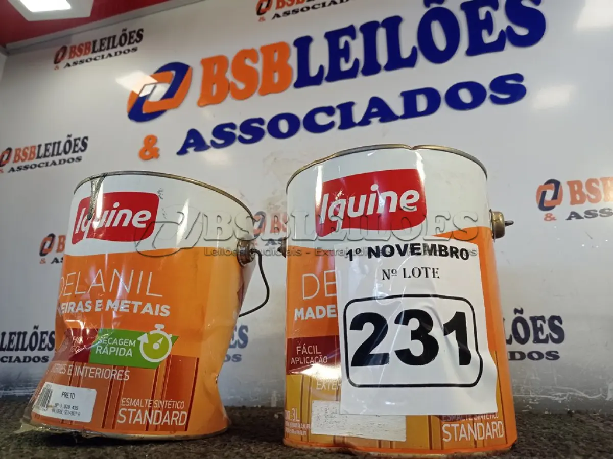 LOTE 231 - 02 GALÕES DE ESMALTE SINTÉTICO IQUINE 3,6L SENDO 01 NA COR PRETA. (NO ESTADO) ATENÇÃO! FAZER A VISITAÇÃO ANTES DE ARREMATAR, NÃO SABEMOS SE FUNCIONA. LEILÃO NÃO TEM GARANTIA E NEM DEVOLUÇÃO, SUJEITO A POSSÍVEIS AVARIAS VISÍVEIS/OCULTAS E/OU AUSÊNCIA DE COMPONENTES.
