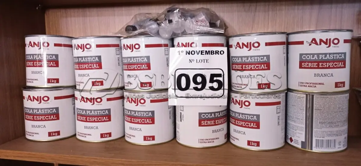 LOTE 095 - 12 LATAS DE COLA PLÁSTICA ANJO 1KG. (NO ESTADO) ATENÇÃO! FAZER A VISITAÇÃO ANTES DE ARREMATAR, NÃO SABEMOS SE FUNCIONA. LEILÃO NÃO TEM GARANTIA E NEM DEVOLUÇÃO, SUJEITO A POSSÍVEIS AVARIAS VISÍVEIS/OCULTAS E/OU AUSÊNCIA DE COMPONENTES.