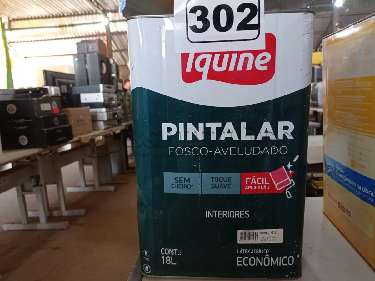 LOTE 302 - 01 LATA DE TINTA IQUINE PINTALAR 18L FOSCO AVELUDADO BRANCO NEVE. (NO ESTADO) ATENÇÃO! FAZER A VISITAÇÃO ANTES DE ARREMATAR, NÃO SABEMOS SE FUNCIONA. LEILÃO NÃO TEM GARANTIA E NEM DEVOLUÇÃO, SUJEITO A POSSÍVEIS AVARIAS VISÍVEIS/OCULTAS E/OU AUSÊNCIA DE COMPONENTES.