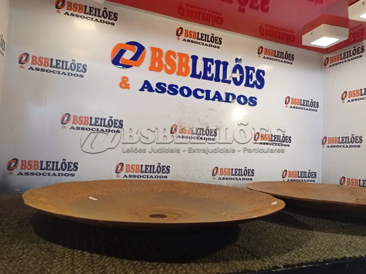 LOTE 017 - 02 DISCOS DE ARADO. (NO ESTADO) ATENÇÃO! FAZER A VISITAÇÃO ANTES DE ARREMATAR, NÃO SABEMOS SE FUNCIONA. LEILÃO NÃO TEM GARANTIA E NEM DEVOLUÇÃO, SUJEITO A POSSÍVEIS AVARIAS VISÍVEIS/OCULTAS E/OU AUSÊNCIA DE COMPONENTES.