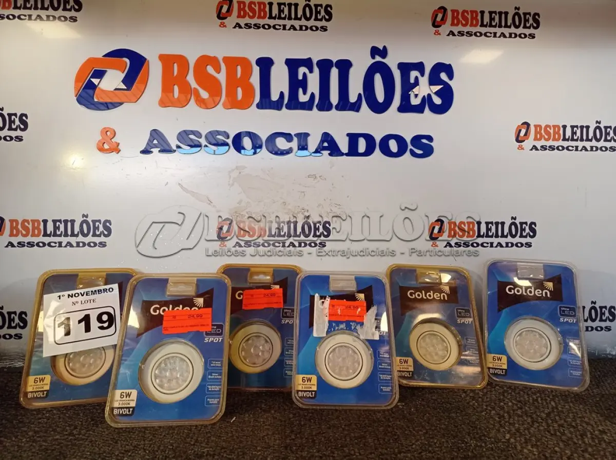 LOTE 119 - 06 SPOT COMPLETO 6W LED REDONDO 3000K GOLDEN. (NO ESTADO) ATENÇÃO! FAZER A VISITAÇÃO ANTES DE ARREMATAR, NÃO SABEMOS SE FUNCIONA. LEILÃO NÃO TEM GARANTIA E NEM DEVOLUÇÃO, SUJEITO A POSSÍVEIS AVARIAS VISÍVEIS/OCULTAS E/OU AUSÊNCIA DE COMPONENTES.