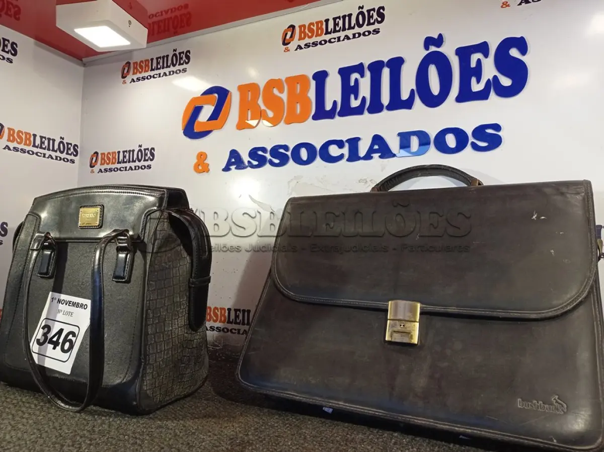 LOTE 346 - 02 BOLSAS. (NO ESTADO) ATENÇÃO! FAZER A VISITAÇÃO ANTES DE ARREMATAR, NÃO SABEMOS SE FUNCIONA. LEILÃO NÃO TEM GARANTIA E NEM DEVOLUÇÃO, SUJEITO A POSSÍVEIS AVARIAS VISÍVEIS/OCULTAS E/OU AUSÊNCIA DE COMPONENTES.