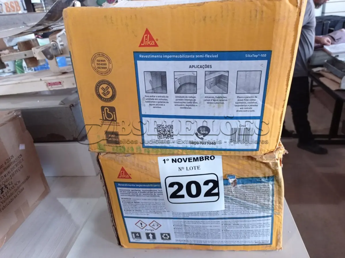 LOTE 202 - 02 CAIXAS DE SIKA TOP-100, REVESTIMENTO IMPERMEABILIZANTE SEMI-FLEXIVEL 18KG. (NO ESTADO) ATENÇÃO! FAZER A VISITAÇÃO ANTES DE ARREMATAR, NÃO SABEMOS SE FUNCIONA. LEILÃO NÃO TEM GARANTIA E NEM DEVOLUÇÃO, SUJEITO A POSSÍVEIS AVARIAS VISÍVEIS/OCULTAS E/OU AUSÊNCIA DE COMPONENTES.