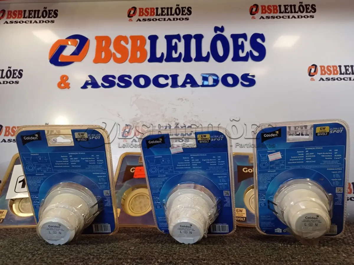 LOTE 119 - 06 SPOT COMPLETO 6W LED REDONDO 3000K GOLDEN. (NO ESTADO) ATENÇÃO! FAZER A VISITAÇÃO ANTES DE ARREMATAR, NÃO SABEMOS SE FUNCIONA. LEILÃO NÃO TEM GARANTIA E NEM DEVOLUÇÃO, SUJEITO A POSSÍVEIS AVARIAS VISÍVEIS/OCULTAS E/OU AUSÊNCIA DE COMPONENTES.