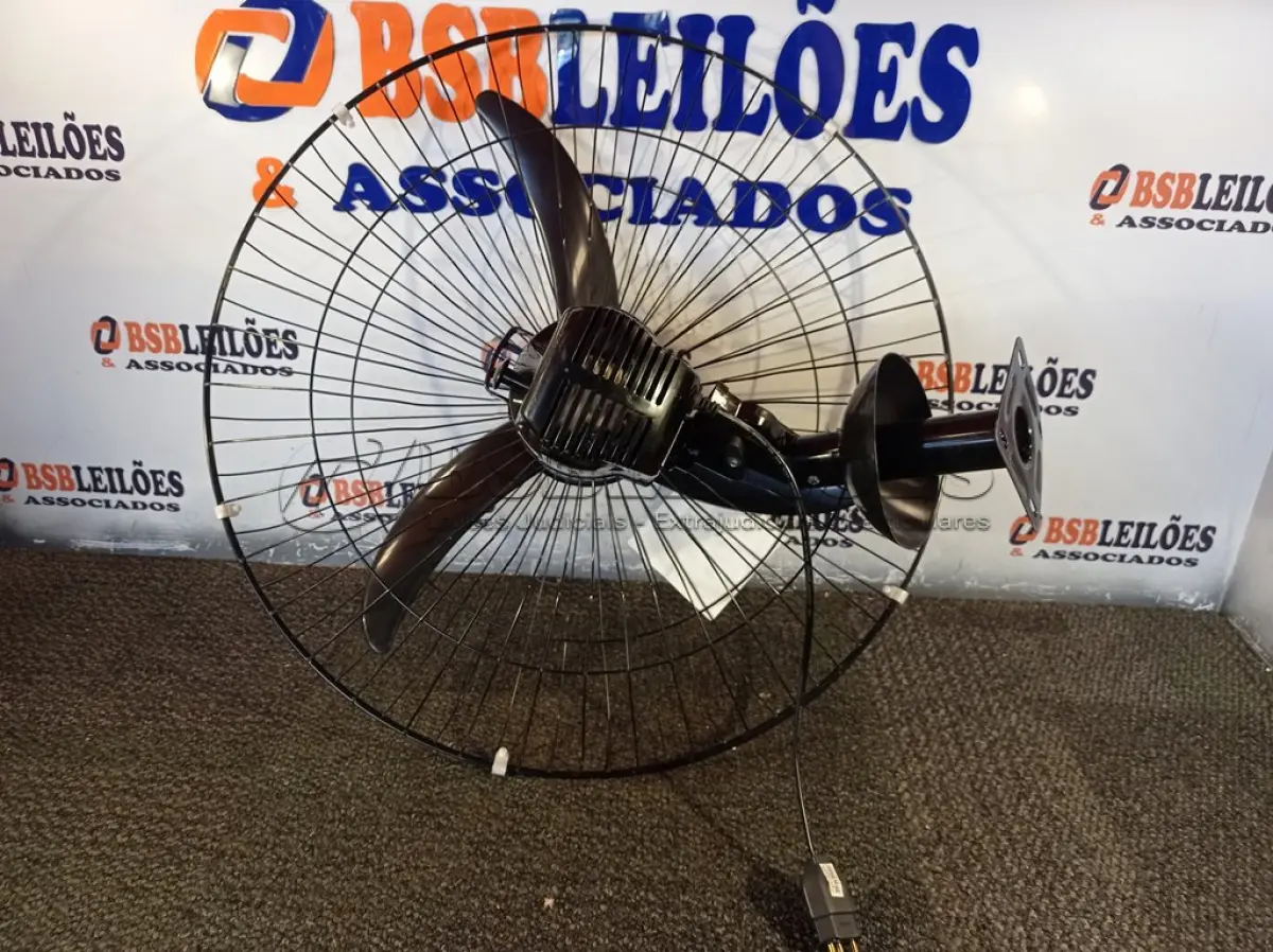 LOTE 183 - 01 VENTILADOR DE PAREDE 220V. (NO ESTADO) ATENÇÃO! FAZER A VISITAÇÃO ANTES DE ARREMATAR, NÃO SABEMOS SE FUNCIONA. LEILÃO NÃO TEM GARANTIA E NEM DEVOLUÇÃO, SUJEITO A POSSÍVEIS AVARIAS VISÍVEIS/OCULTAS E/OU AUSÊNCIA DE COMPONENTES.
