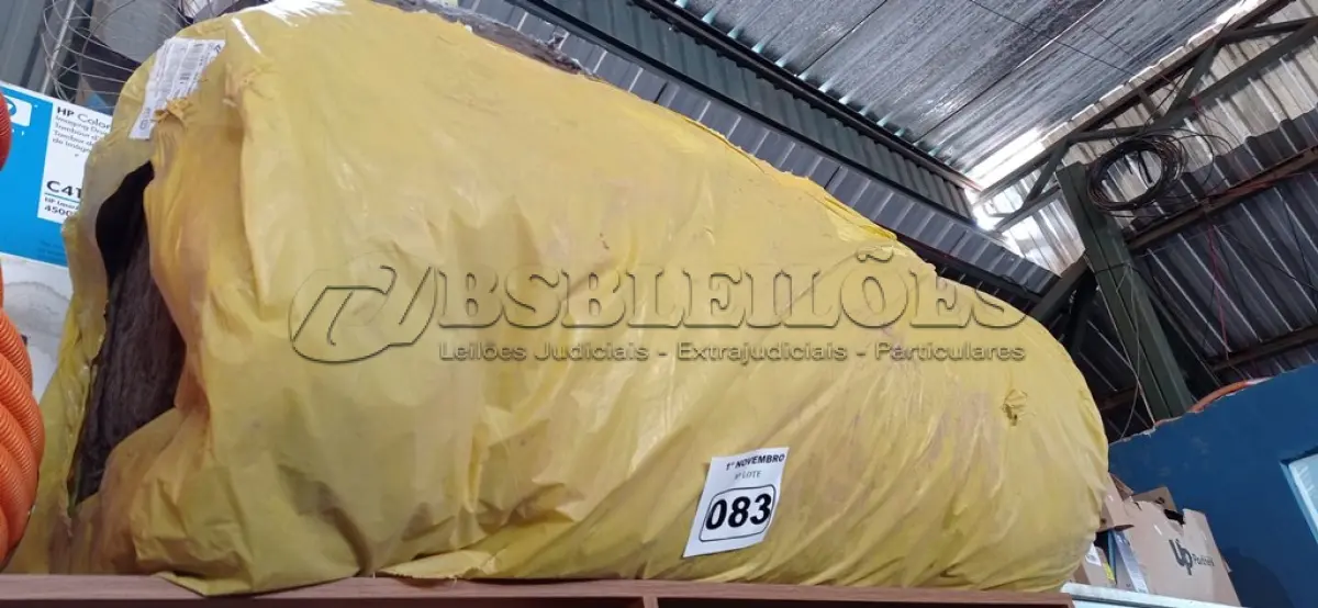 LOTE 083 - 01 ROLO DE LÃ DE VIDRO. (NO ESTADO) ATENÇÃO! FAZER A VISITAÇÃO ANTES DE ARREMATAR, NÃO SABEMOS SE FUNCIONA. LEILÃO NÃO TEM GARANTIA E NEM DEVOLUÇÃO, SUJEITO A POSSÍVEIS AVARIAS VISÍVEIS/OCULTAS E/OU AUSÊNCIA DE COMPONENTES.